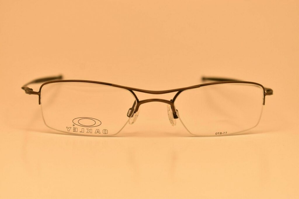 What is the average price for a pair of prescription glasses?