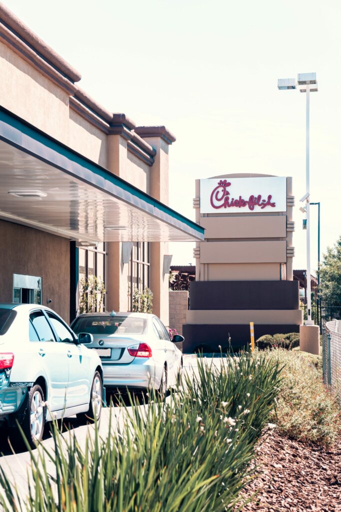 chick fil a drive thru with cars in line