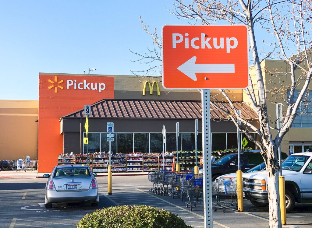 Does Walmart Grocery pickup keep food cold?