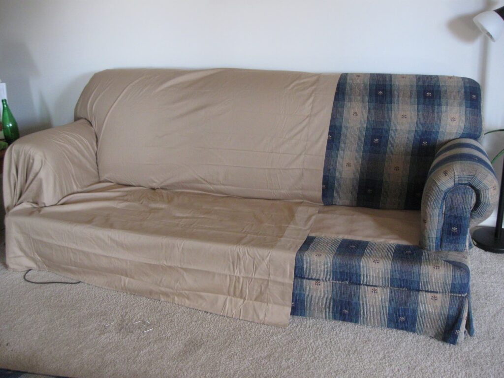 How do you make a homemade couch cover?