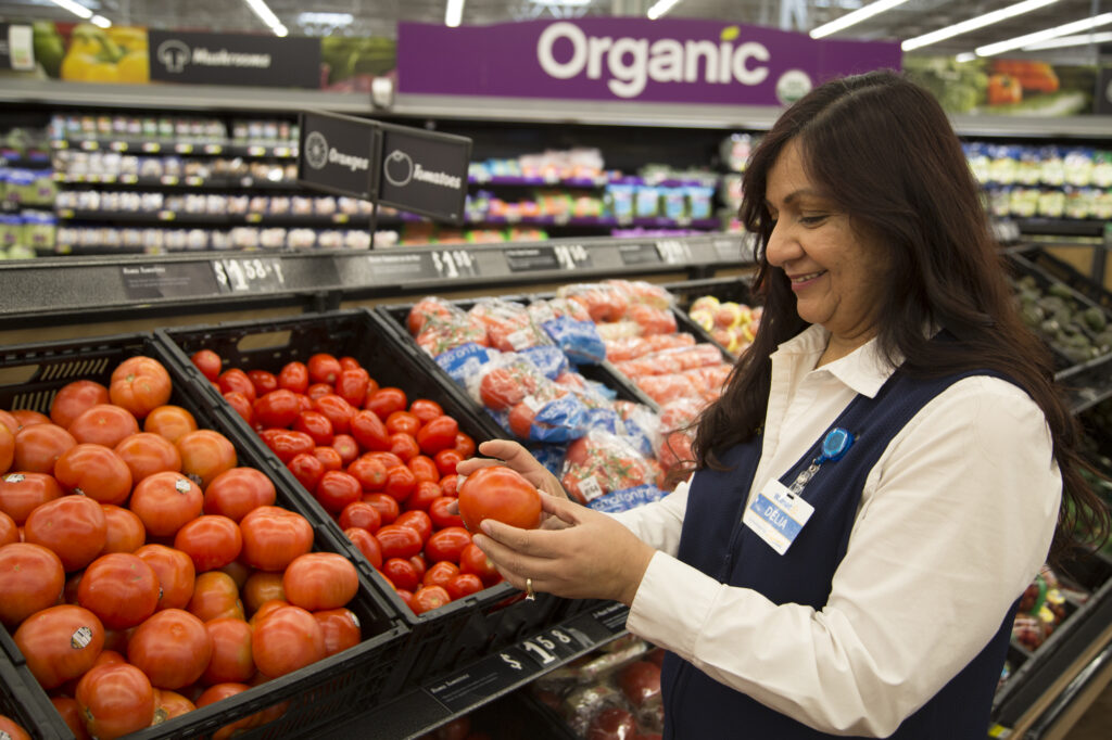 How long do you have to be at Walmart to get holiday pay?