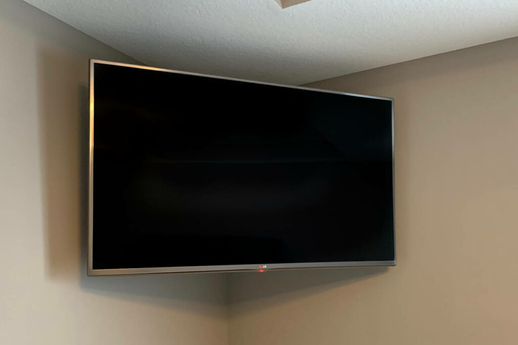 How much does it cost to mount a 55 inch TV?