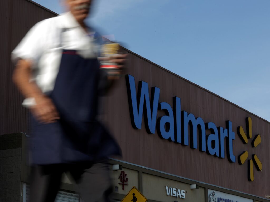 How much will Walmart pay in 2022?