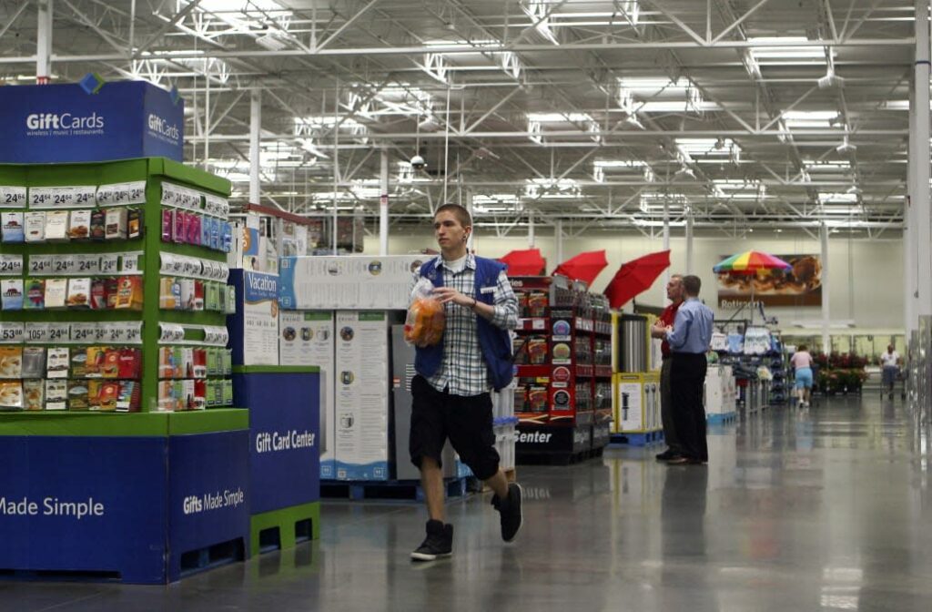 What is the highest paying position at Walmart?