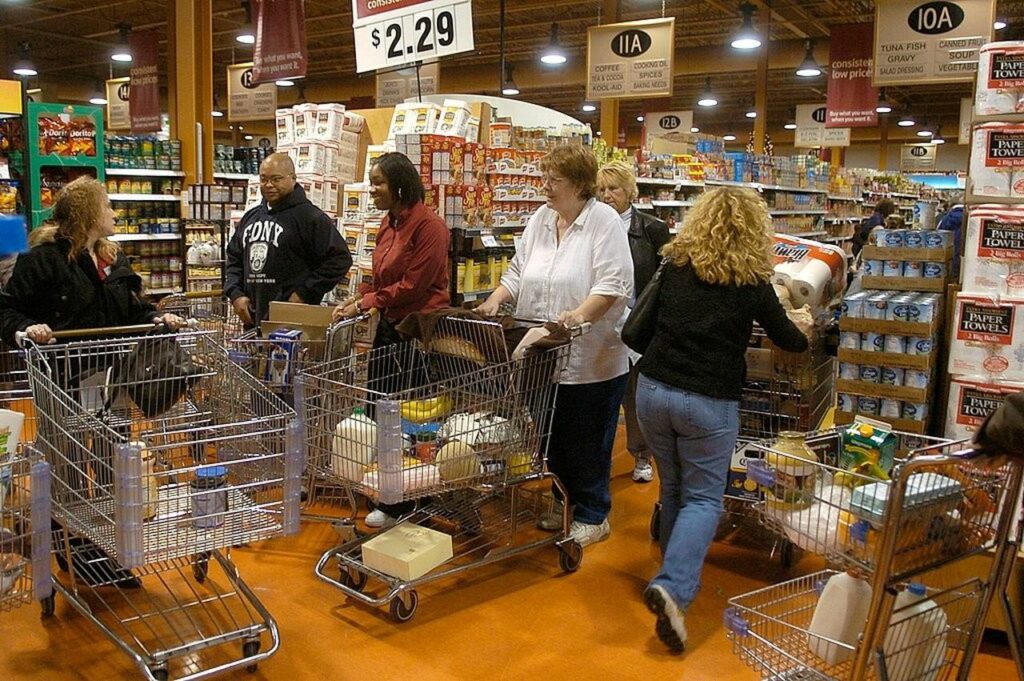 What is the number 1 grocery store in America?