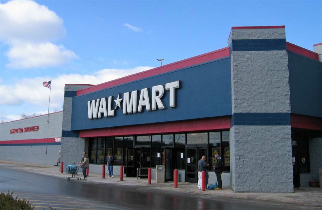 Whats the difference between Walmart and Walmart Supercenter?