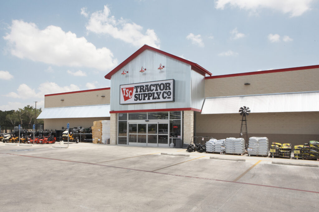 Who is the largest shareholder of Tractor Supply?