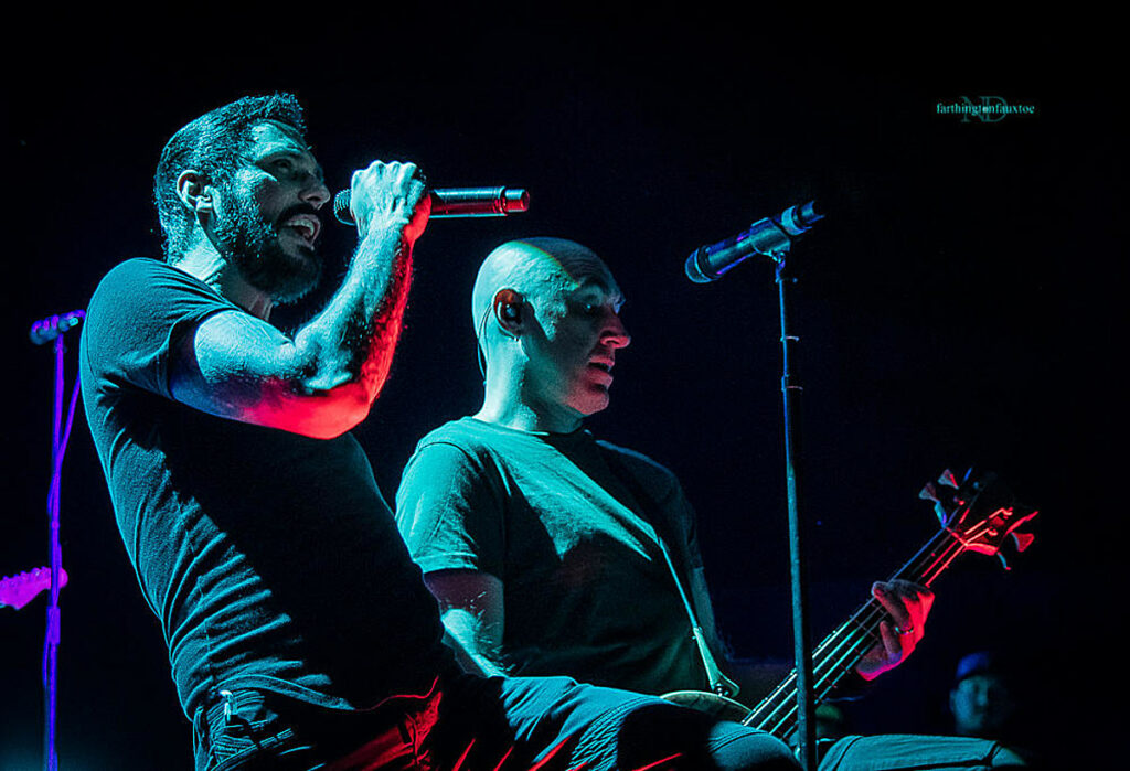 Who is touring with Breaking Benjamin 2022?